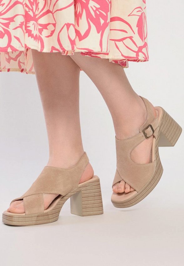 Босоножки Gut