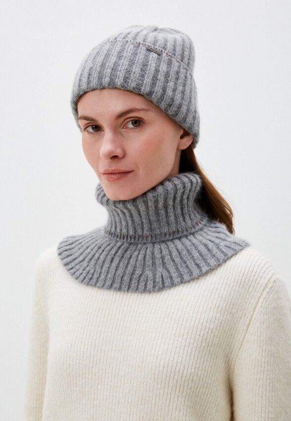 Шапка и манишка Ferz