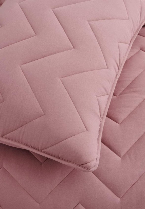 Комплект с покрывалом Sofi De Marko