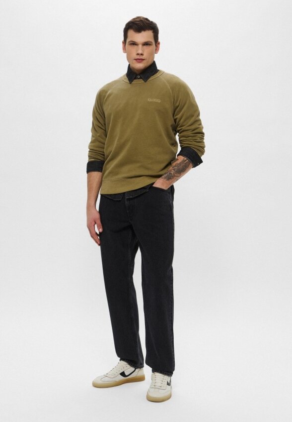 Свитшот Closed