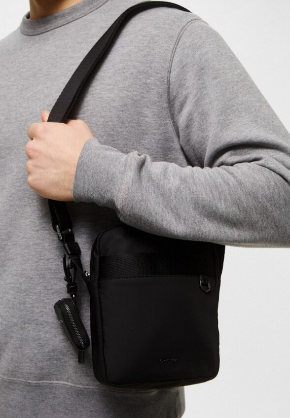 Сумка и кошелек Calvin Klein