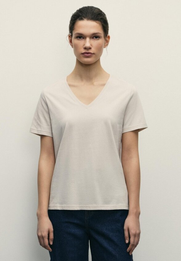 Футболка Zarina