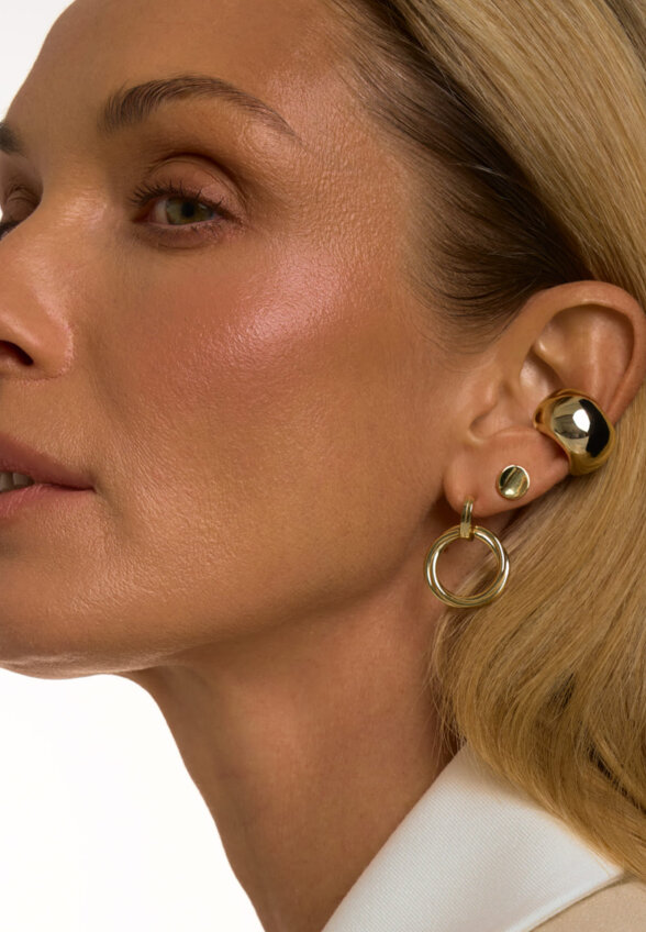 Широкий объемный кафф из серебра в покрытии желтое золото MIE