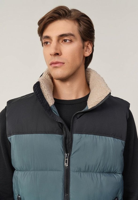 Жилет утепленный Baon