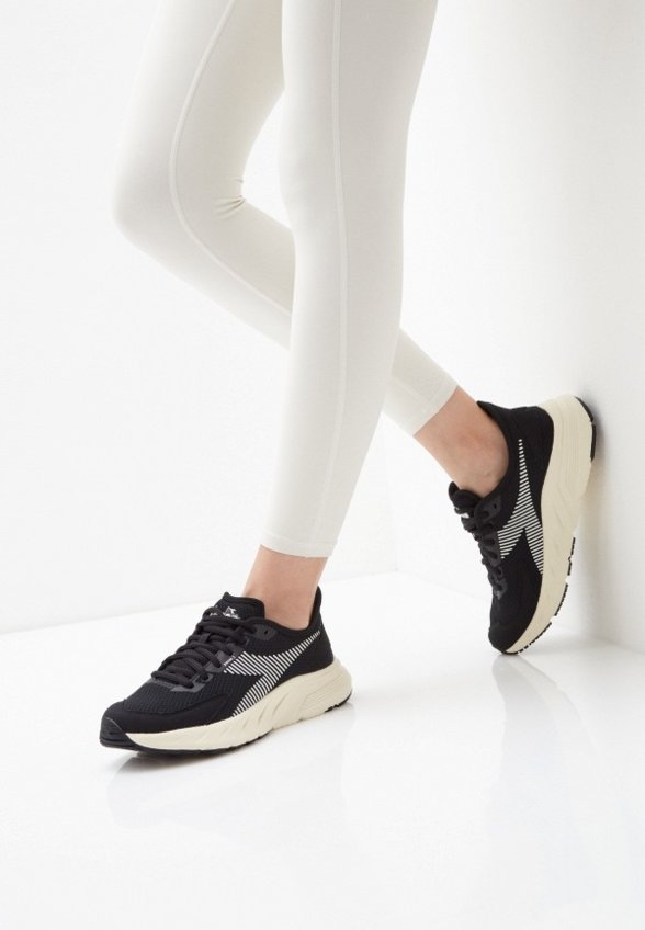 Кроссовки Diadora