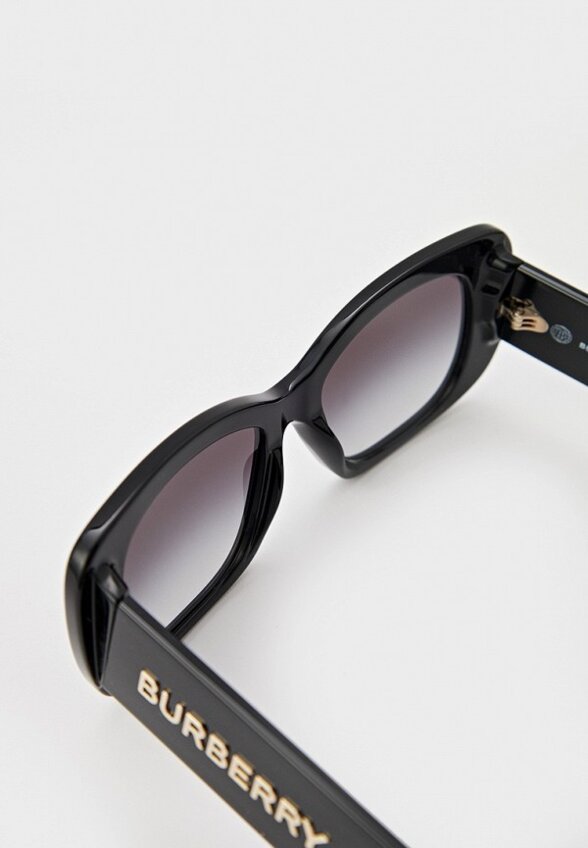 Очки солнцезащитные Burberry