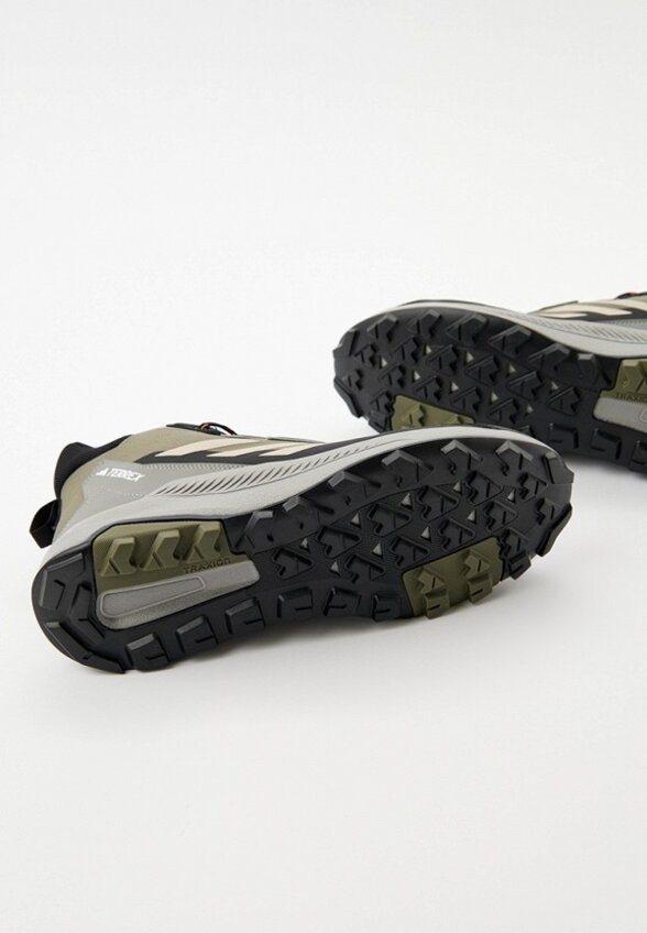 Ботинки трекинговые adidas