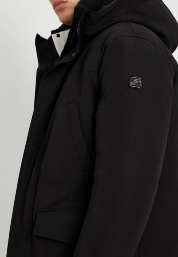 Пуховик Finn Flare