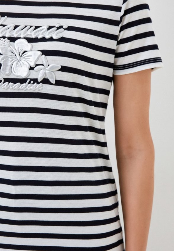 Футболка Colin's