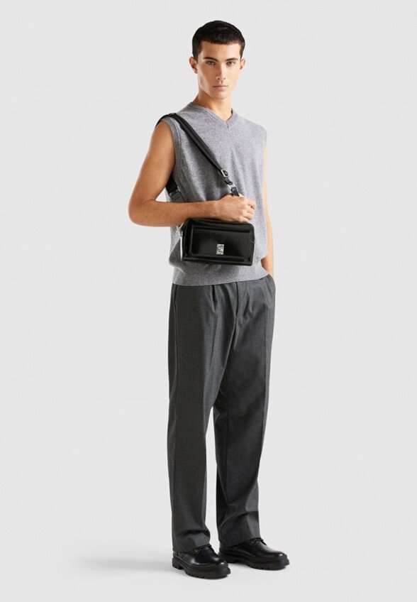 Жилет United Colors of Benetton