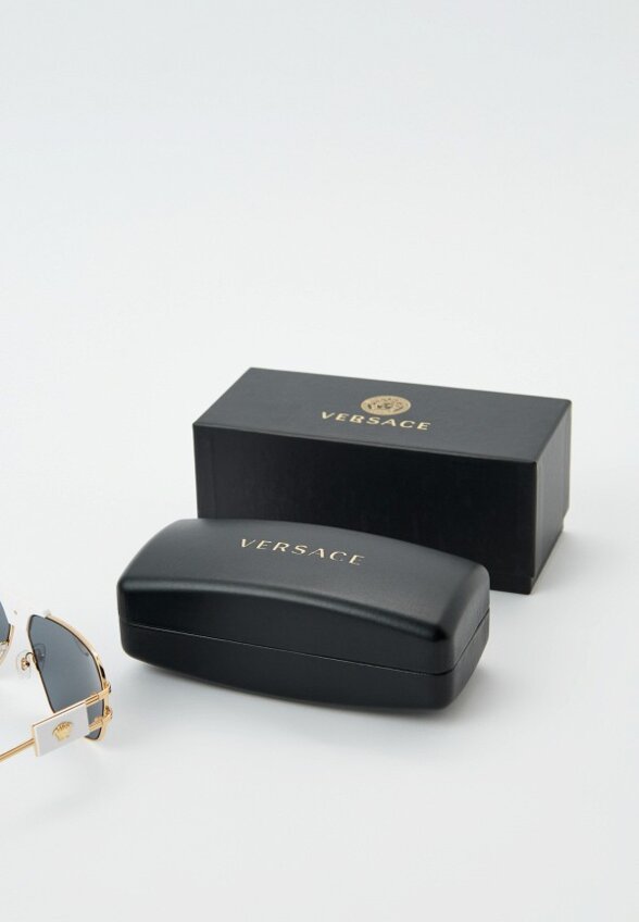 Очки солнцезащитные Versace