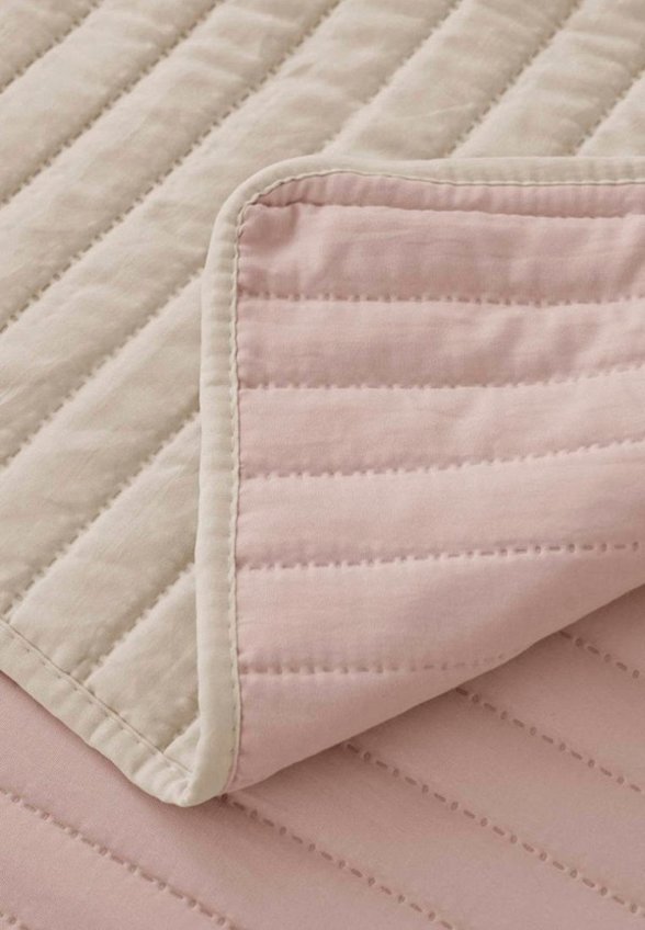 Комплект с покрывалом Sofi De Marko