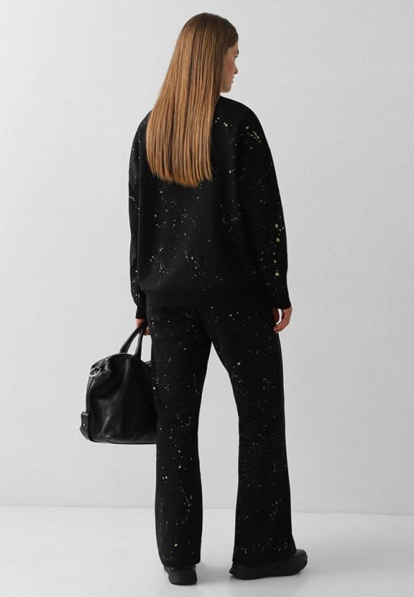 Свитшот Lilly Bennet