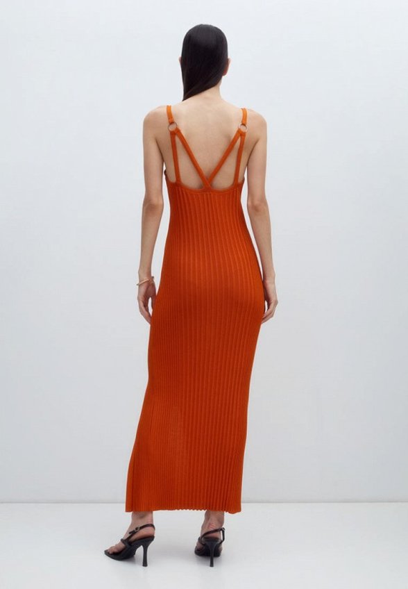 Платье Brusnika