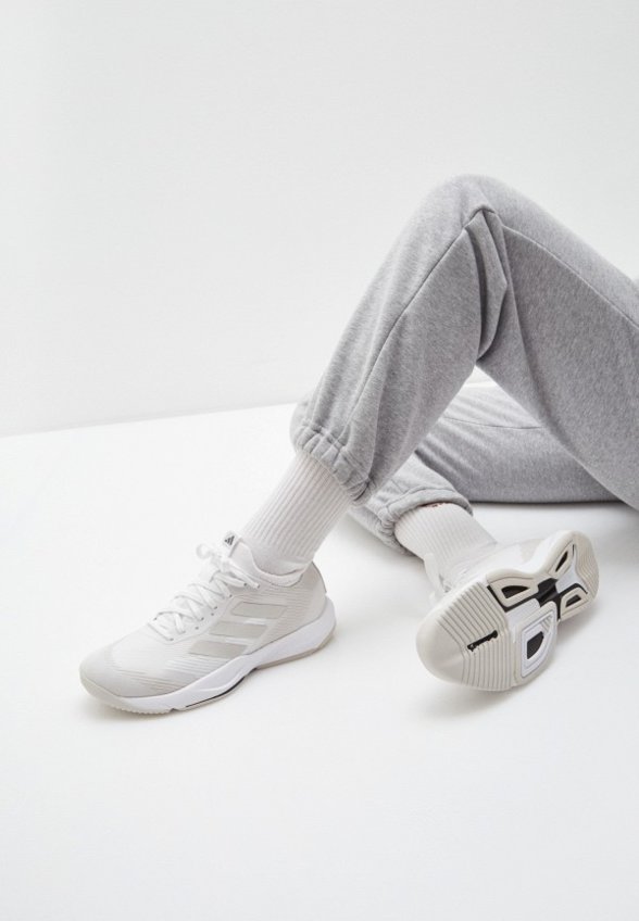 Кроссовки adidas