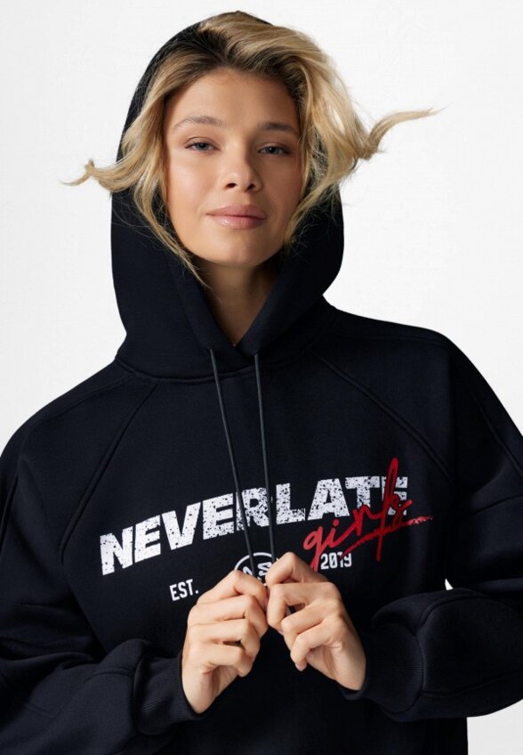 Худи Neverlate