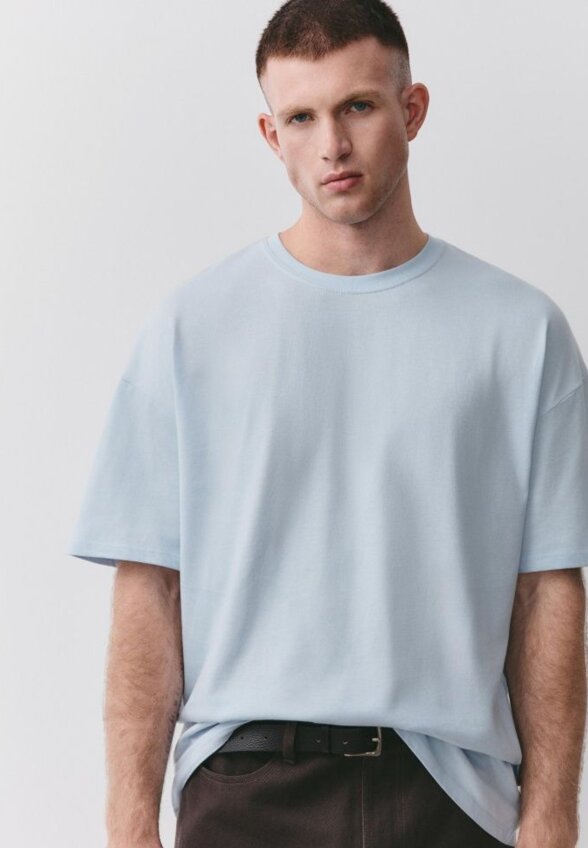 Базовая футболка прямого кроя