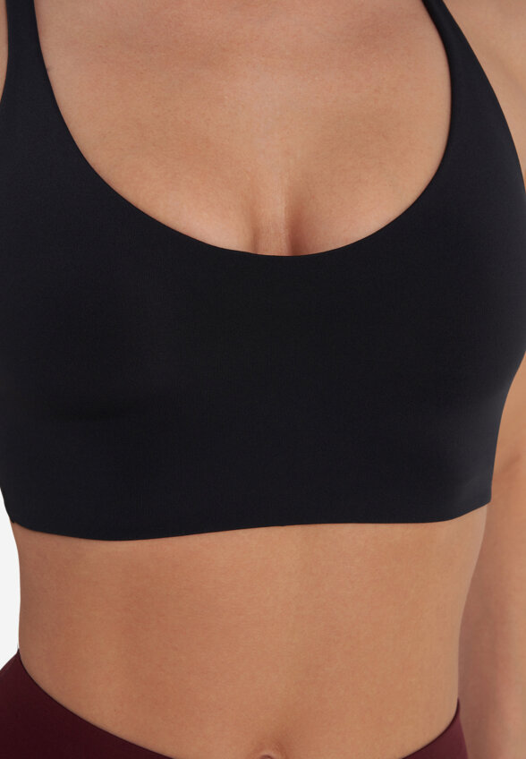 Топ бра спортивный Under Armour Motion,