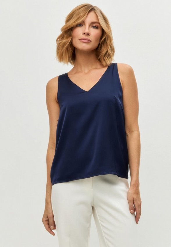 Топ Gabriel and Ester London