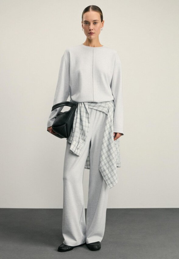 Лонгслив Zarina