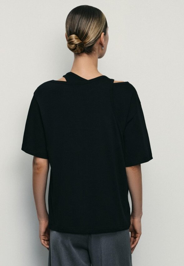 Футболка Zarina