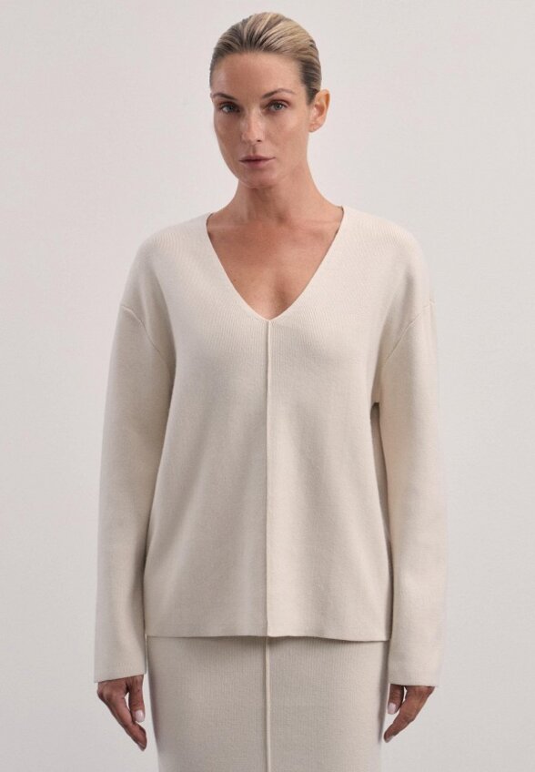 Пуловер Zarina