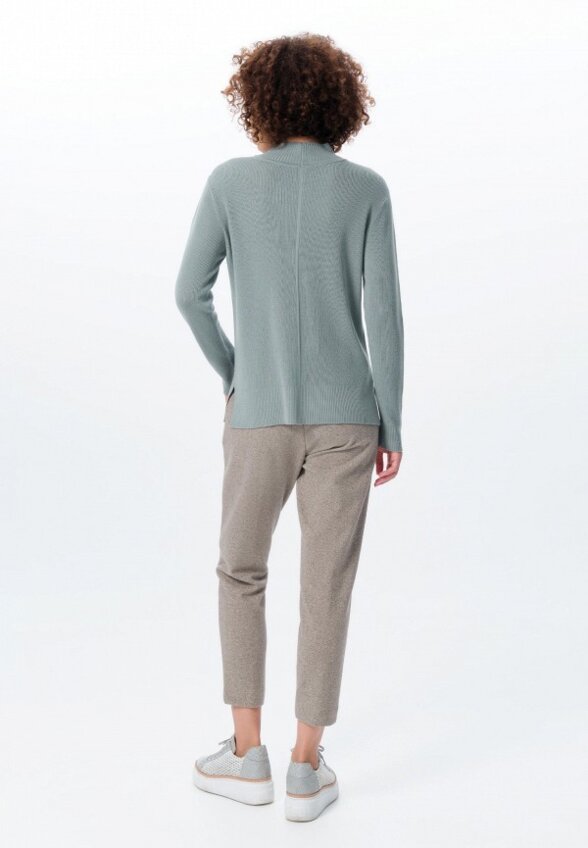 Свитер Ареола