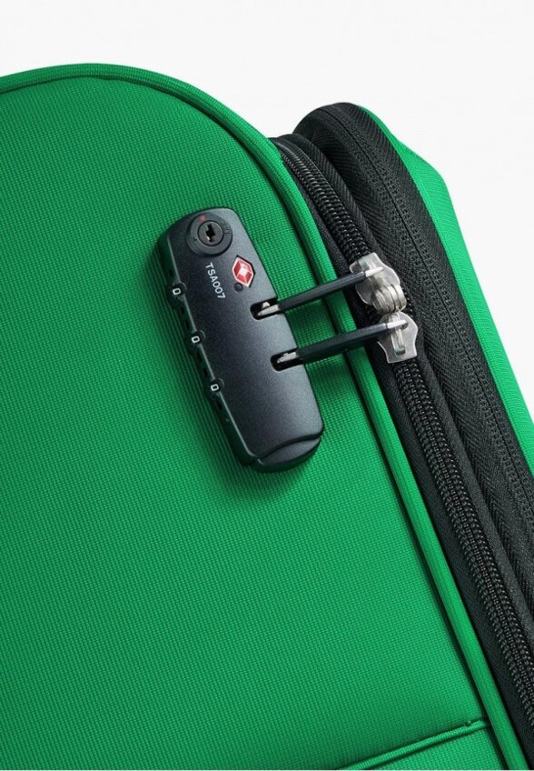 Чемодан Delsey