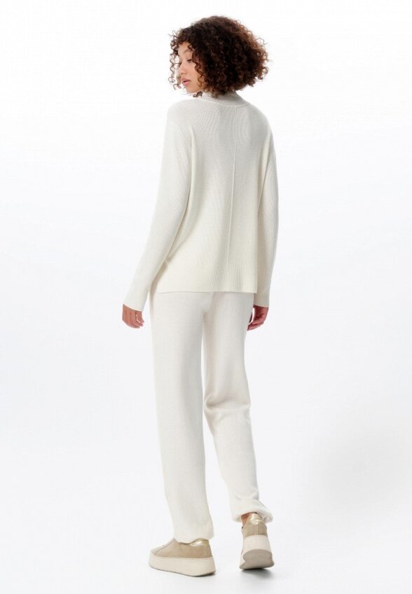 Свитер Ареола