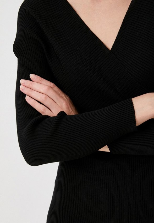 Платье Diverius