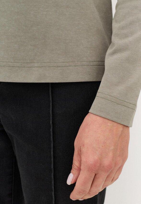 Лонгслив Savage