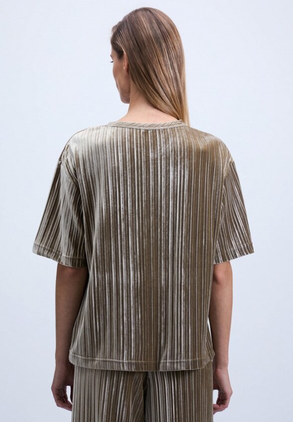 Футболка Zarina