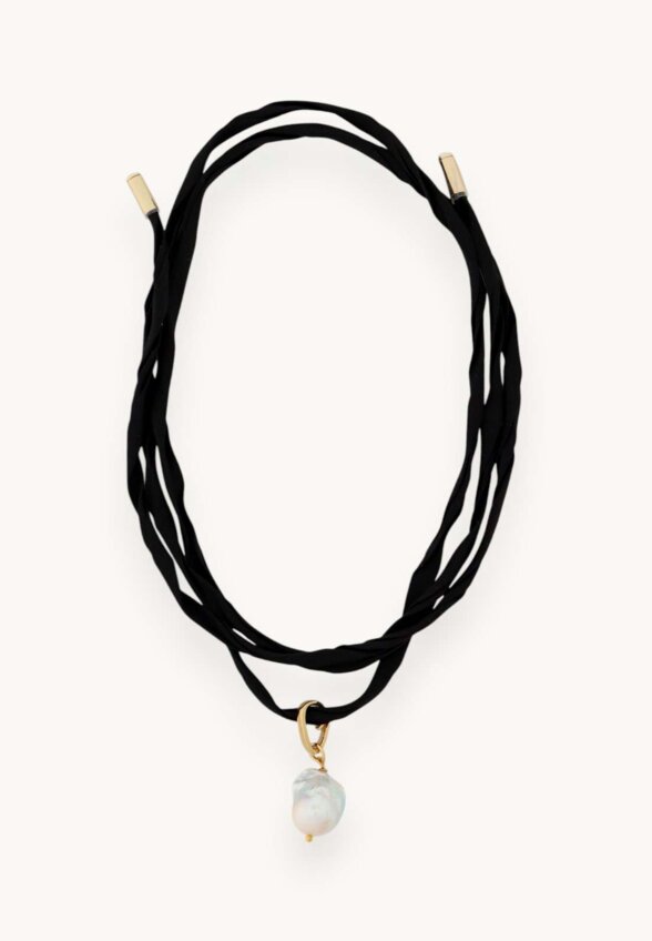 Carven Necklace