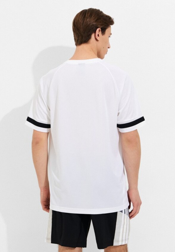 Футболка спортивная adidas