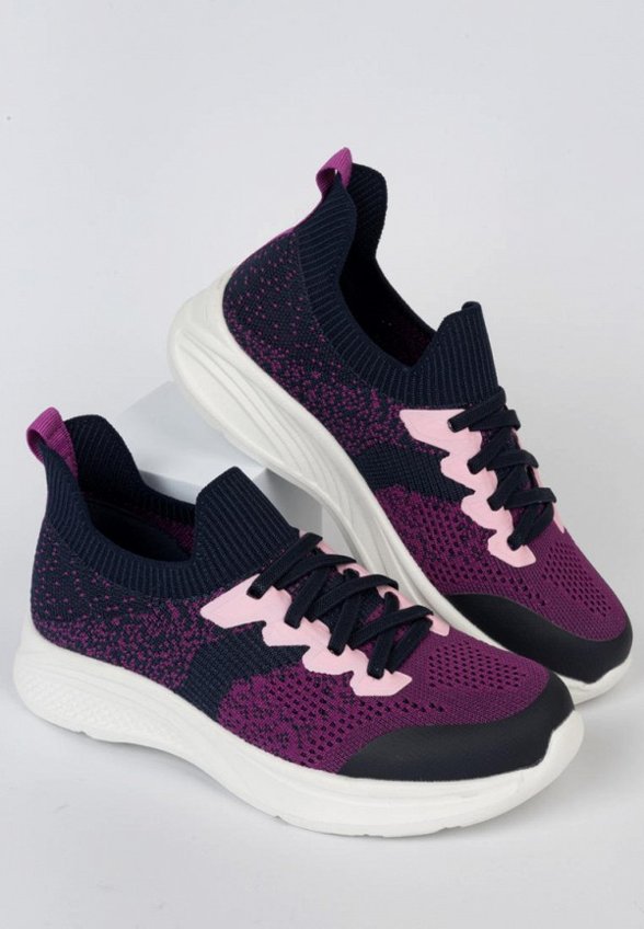 Кроссовки Tikkago