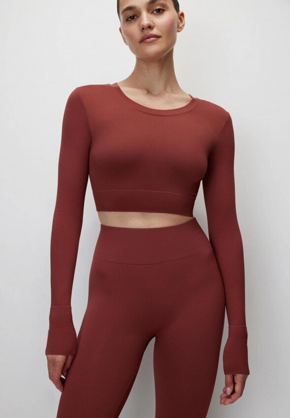 Топ спортивный belle you