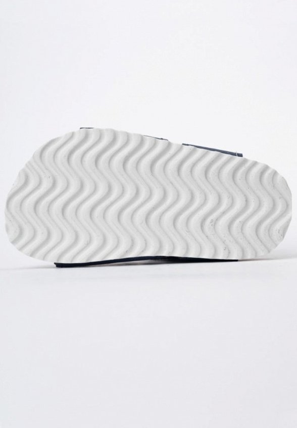 Сандалии Tikkago