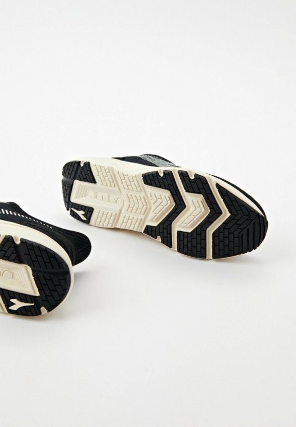 Кроссовки Diadora