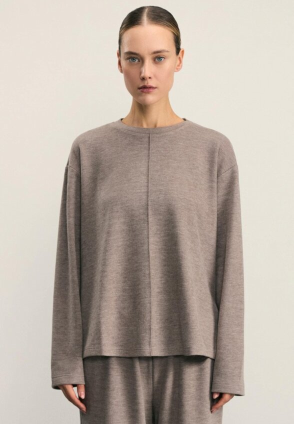 Лонгслив Zarina