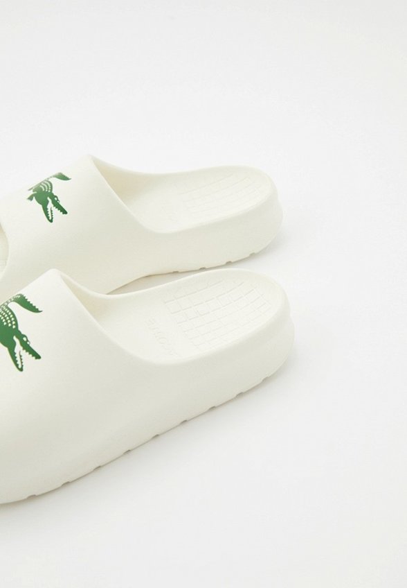 Сланцы Lacoste