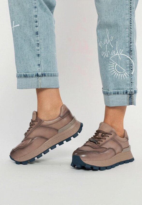 Кроссовки Gut