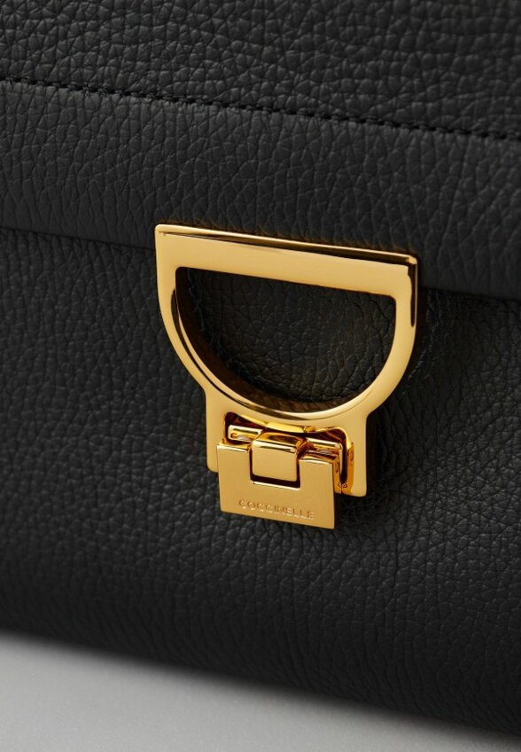 Сумка Coccinelle