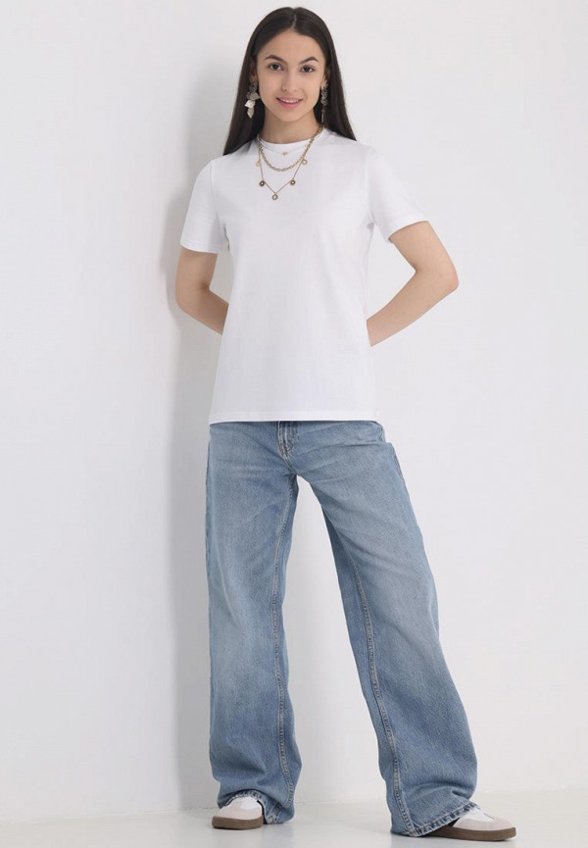 Футболка Апрель