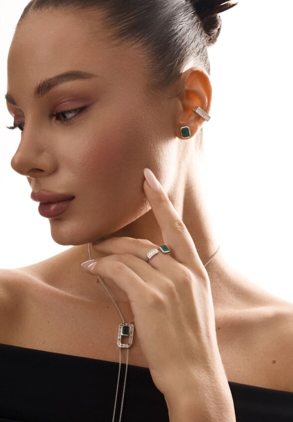 Серебряное кольцо ГАРМОНИЯ с зеленым агатом и фианитами MIE