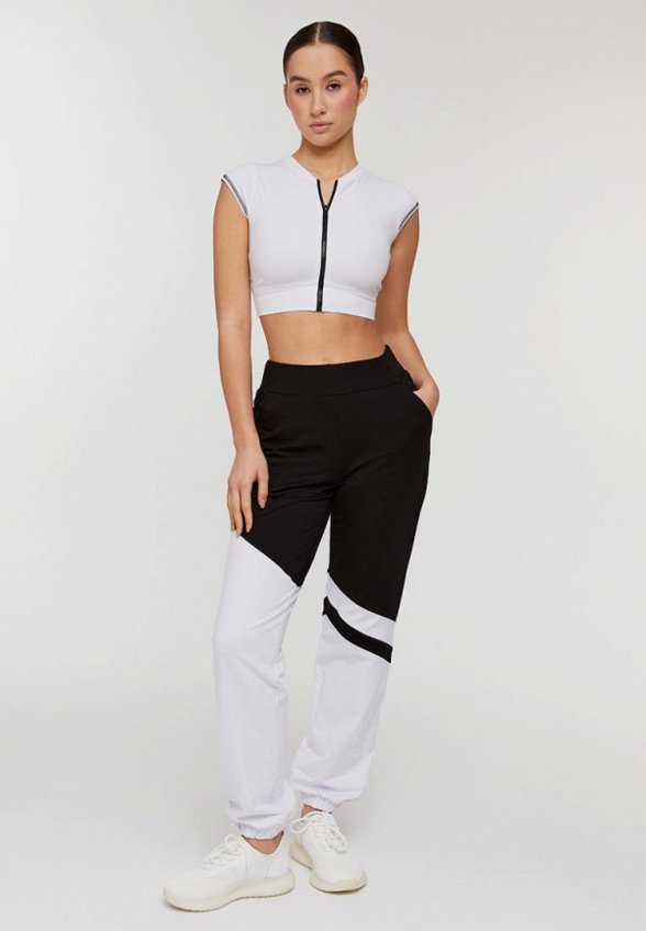 Топ спортивный Fitbomb