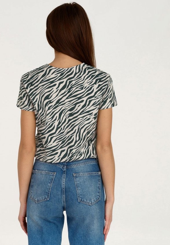 Футболка Апрель