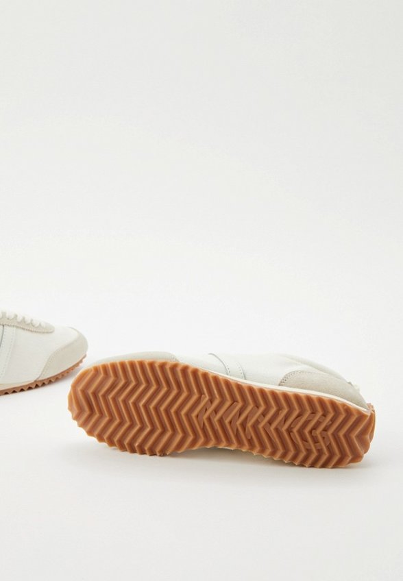 Кроссовки Mango