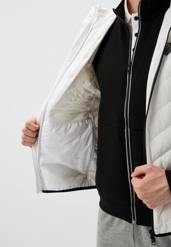 Жилет утепленный EA7