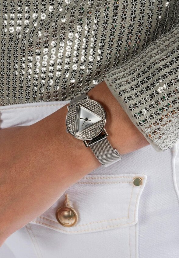 Часы Guess