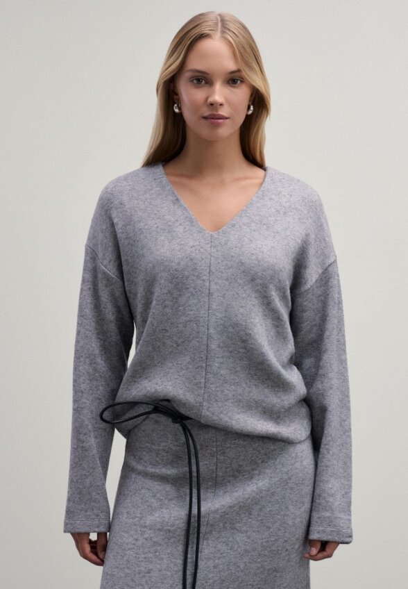 Пуловер Zarina